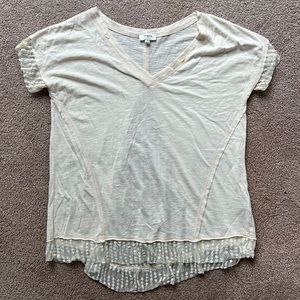 Small cream tee with lace detail